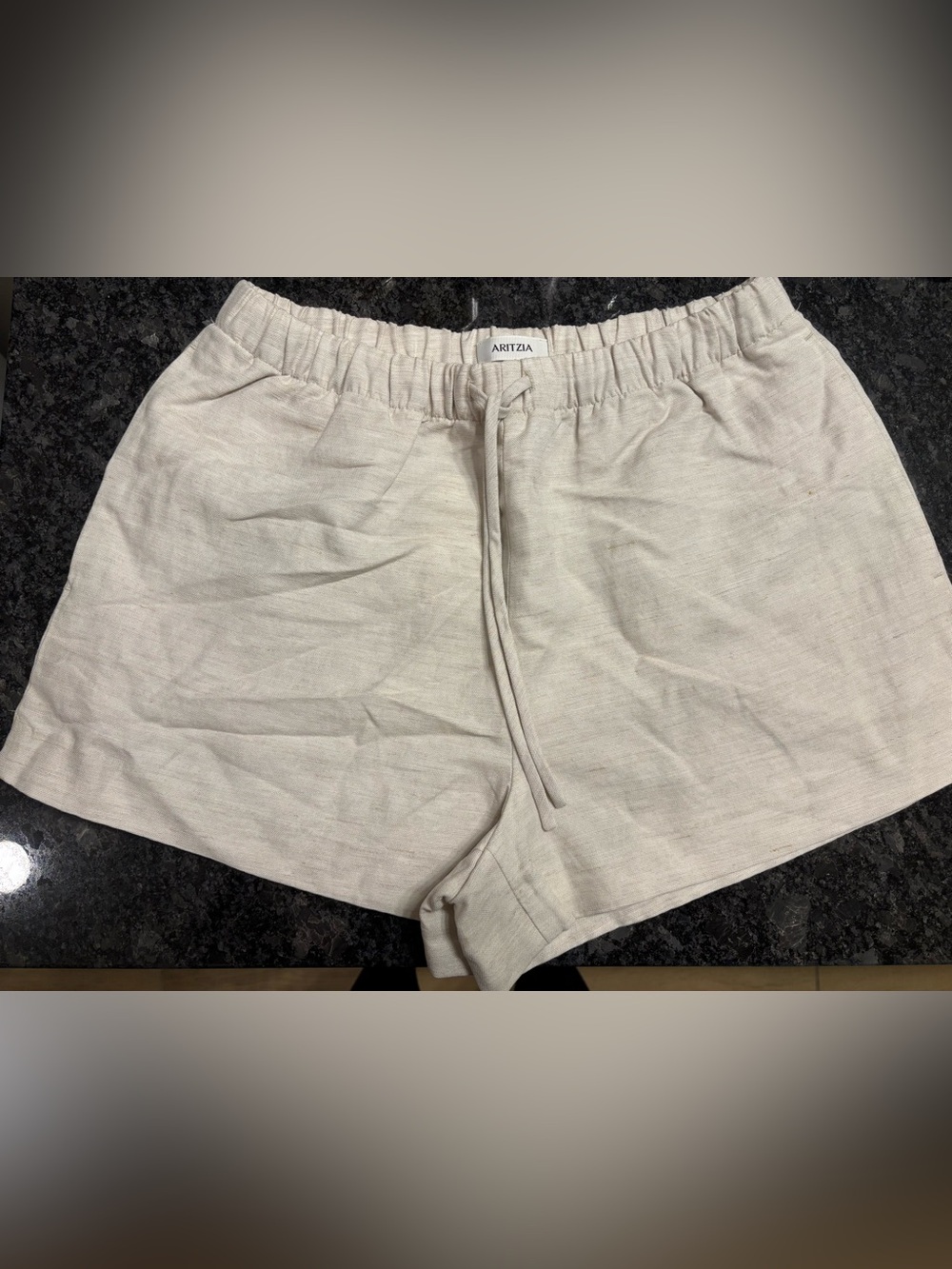 Aritzia The Lodge Short Mini CruiseLinen Medium in Undyed Ecru